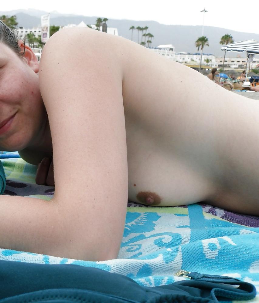 13P Kleine Titten am Strand