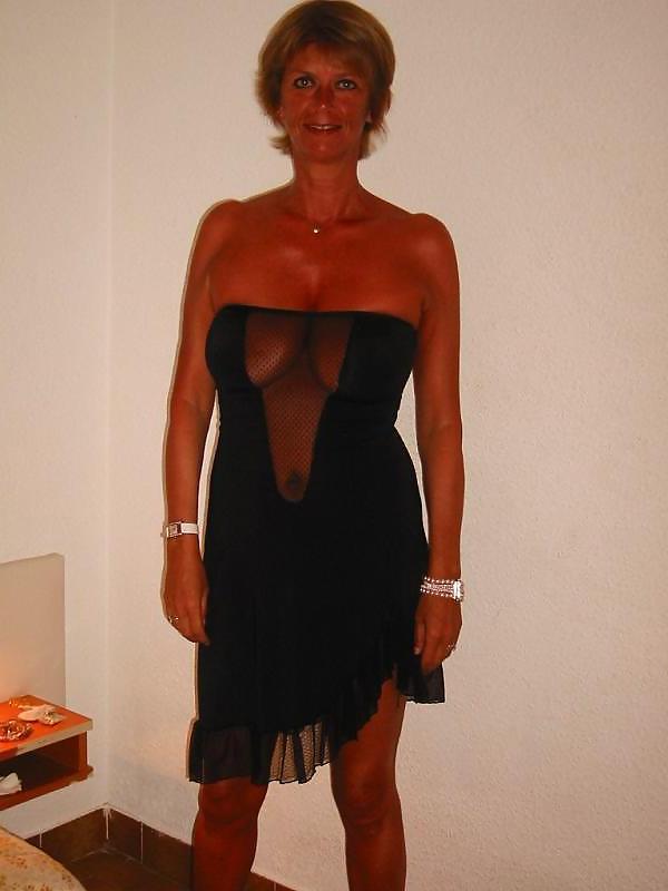 25P Big Titted MILF Marie