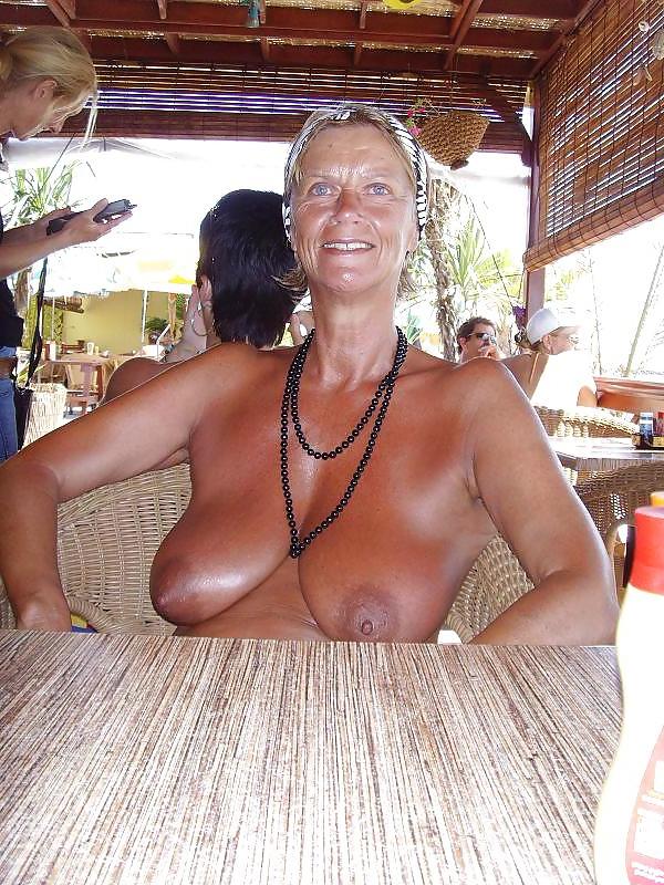 25P Big Titted MILF Marie