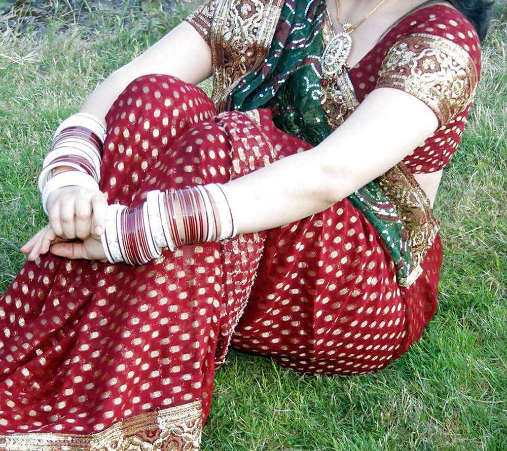 7P Indian outdoor saree strip