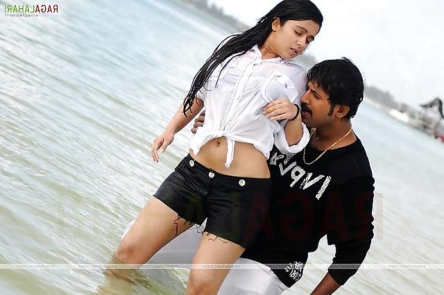 13P WET BABES ON BEACH