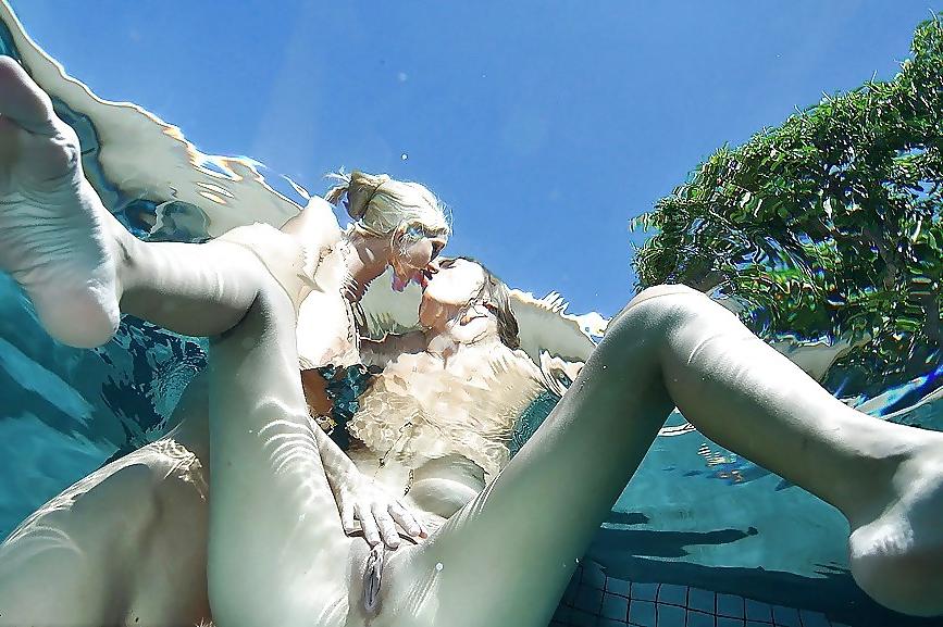 25P Water Babes