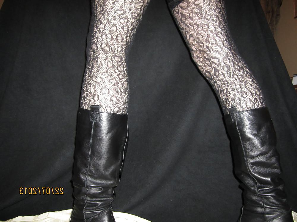 16P Stockings and boots