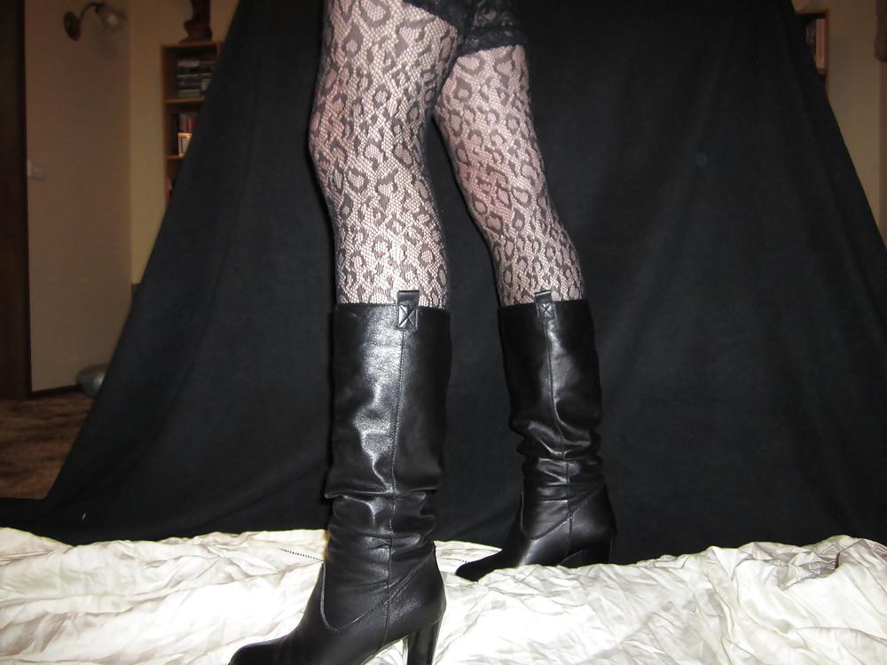 16P Stockings and boots
