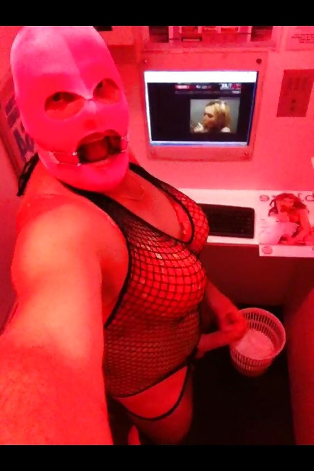24P Glory hole slut sky