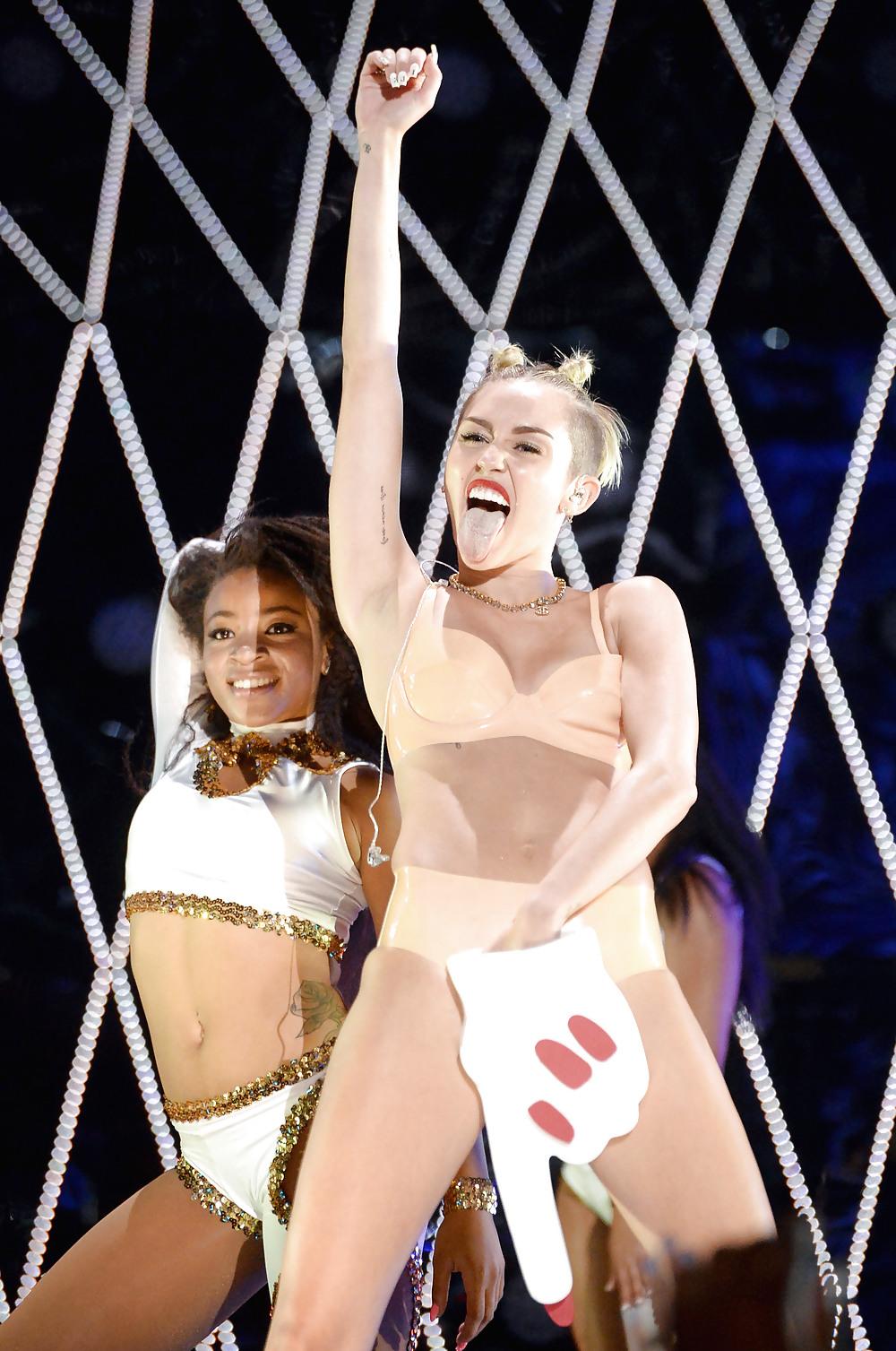 25P Crazy Miley
