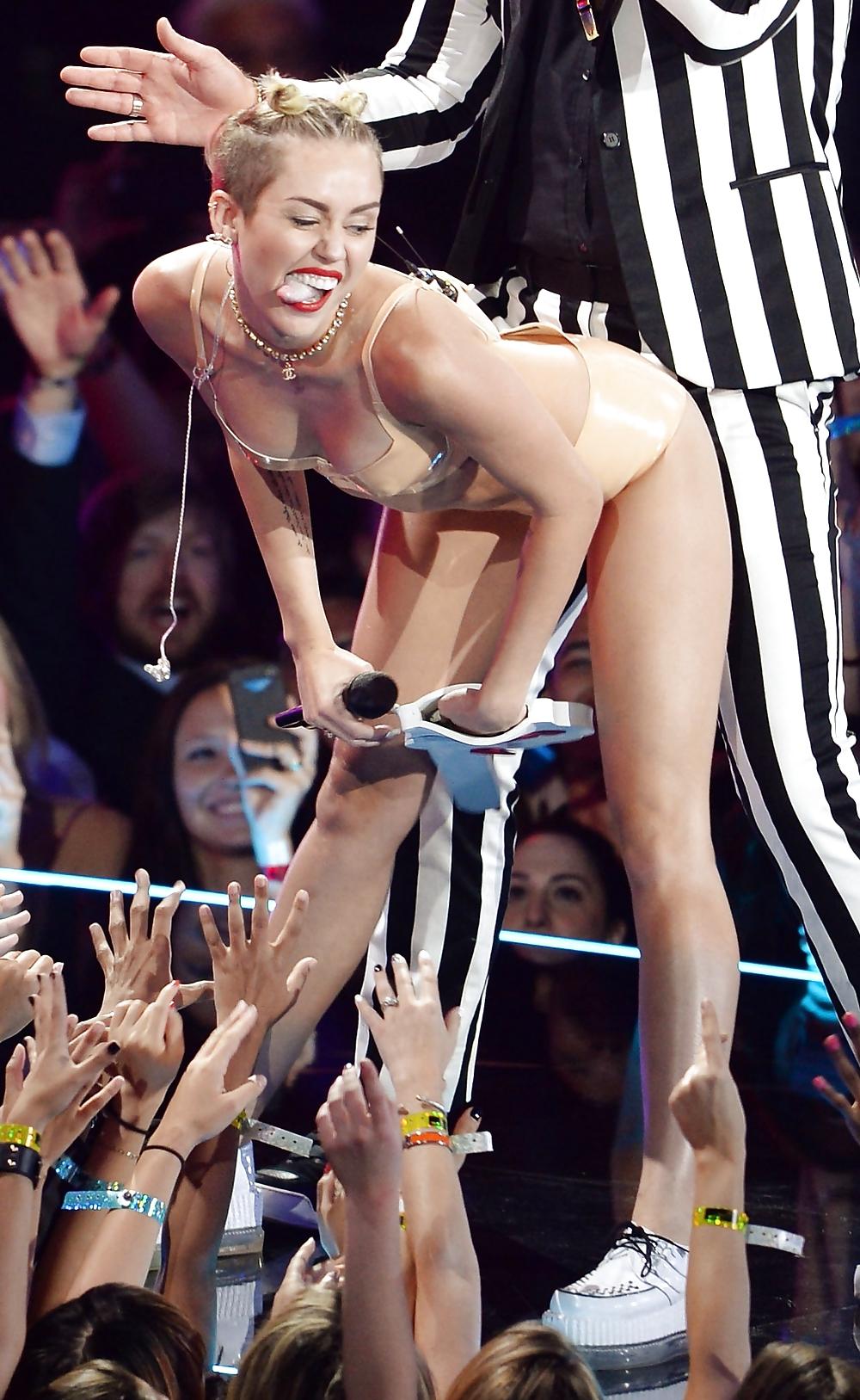 25P Crazy Miley