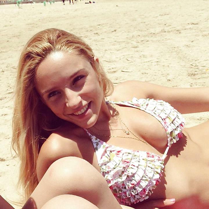 25P Israeli bikini babes