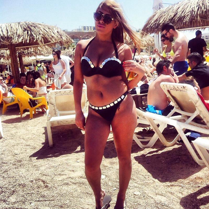 25P Israeli bikini babes
