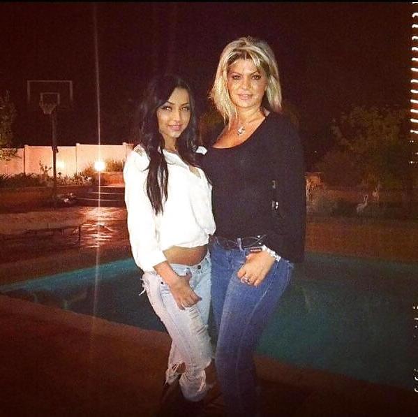 25P Persian milf