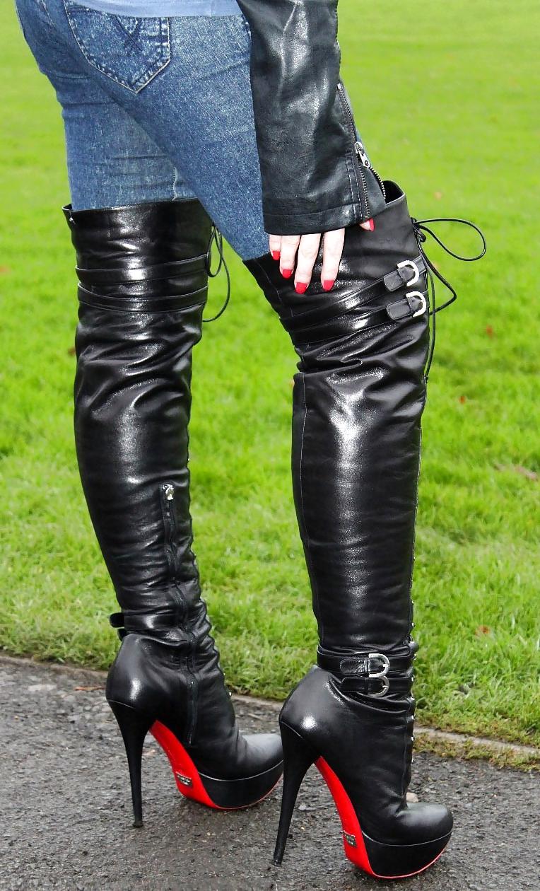 25P Girls In Boots 34