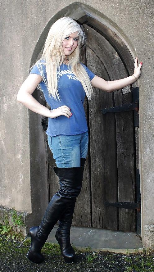 25P Girls In Boots 34