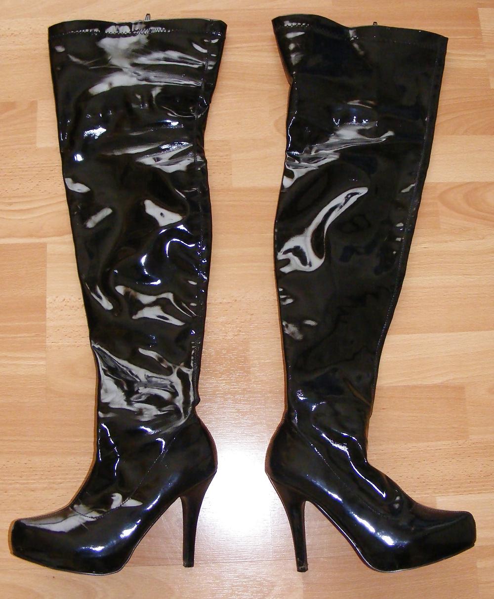 25P Mistress K in PVC thigh boots and crotchless panties