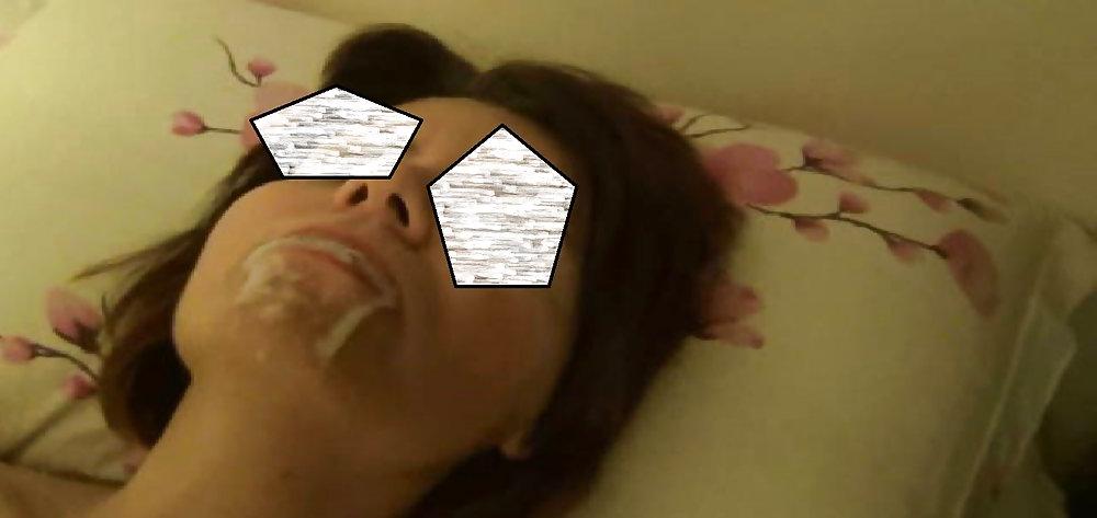 14P MARY BUBLE SPERM IN HER MOUTH WHILE MASTURBATE