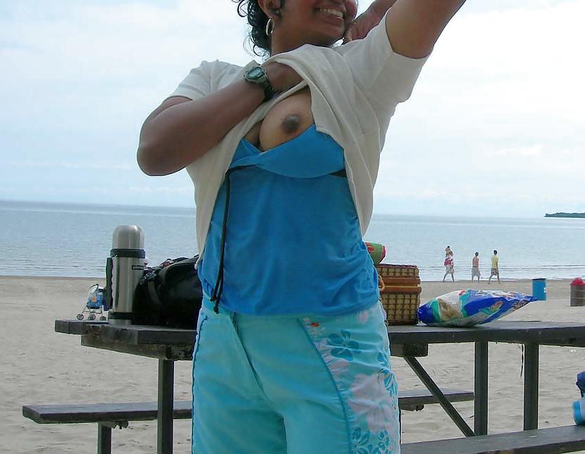 24P Indian girls in world beach pictures