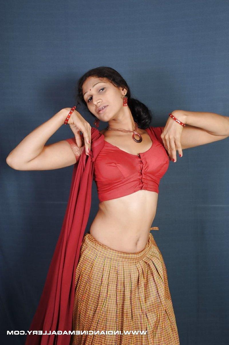 25P Indian traditional exposing