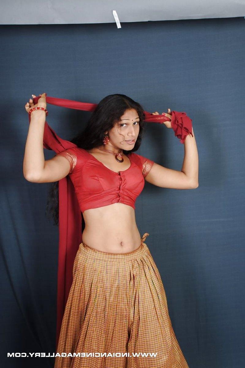 25P Indian traditional exposing