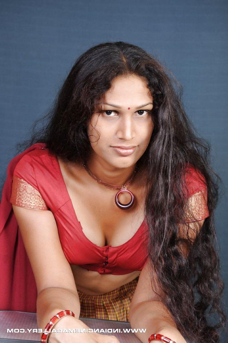25P Indian traditional exposing