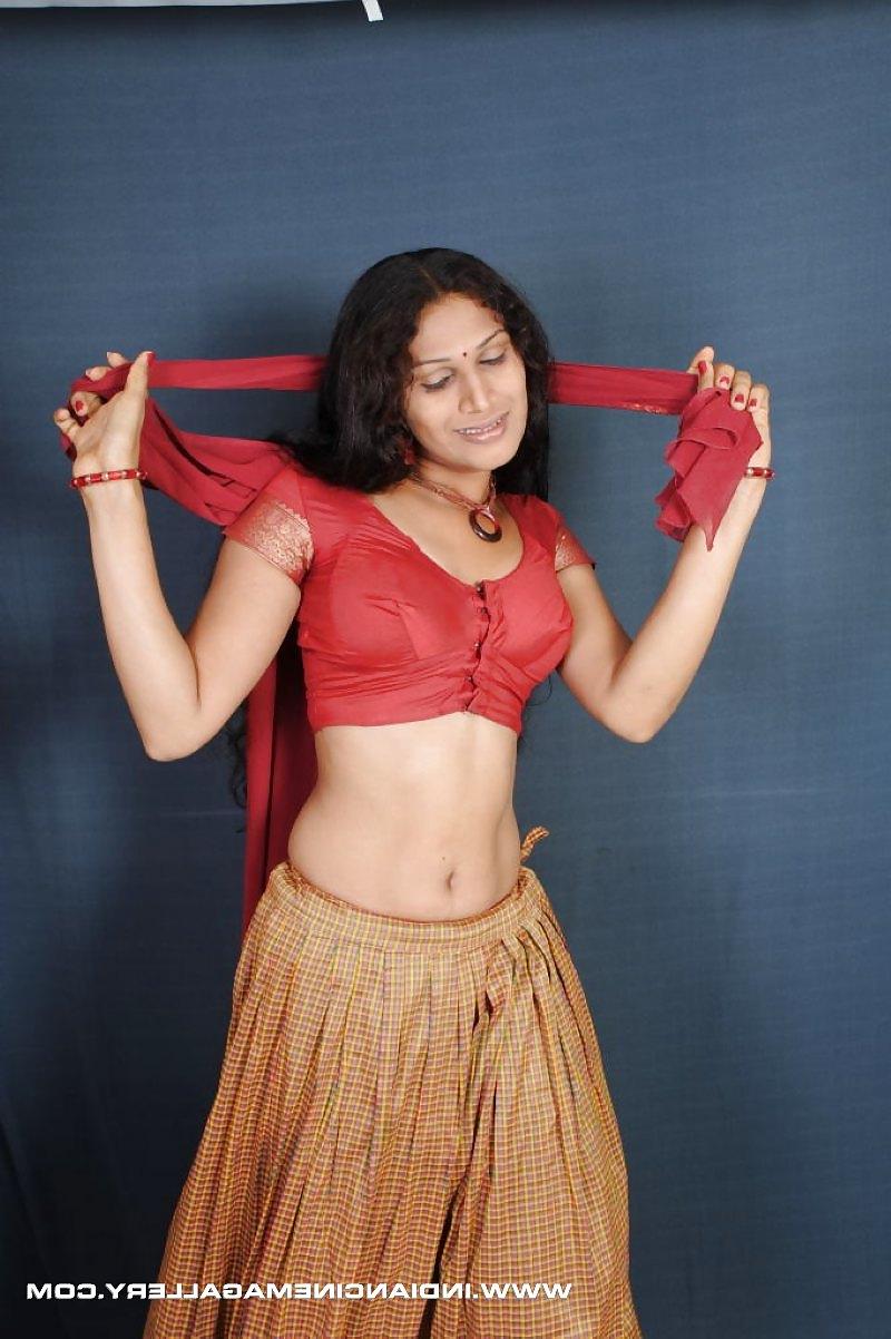 25P Indian traditional exposing