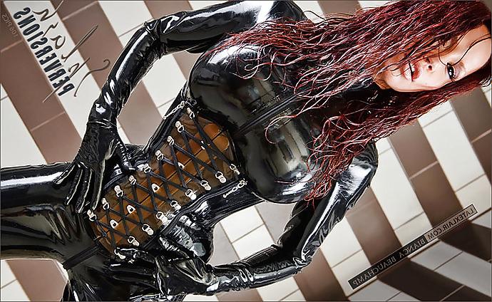 25P Big boobs latex