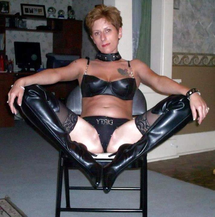 25P Hot matures and milfs in BOOTS or HIGH HEELS (1)