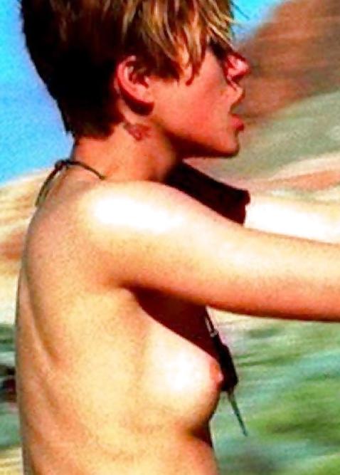 25P Beautiful Celebs Caught 6 by Voyeur TROC