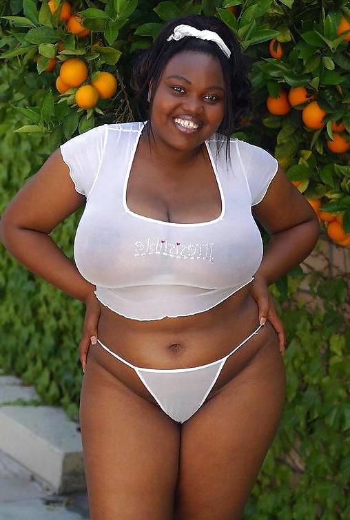 8P Showing her boobs