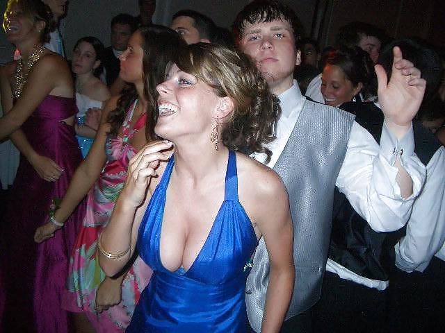 25P Big Boob Amateur Cleavage