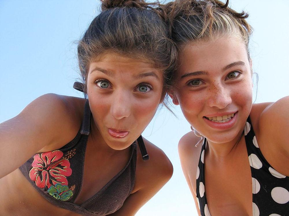 25P Some  teens,babes all in bikini  images