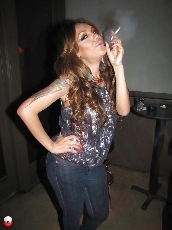 25P Smoking gurls 9