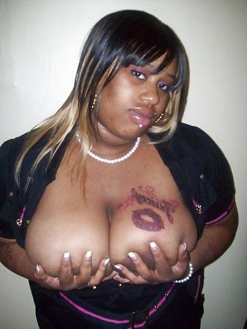18P GHETTO BIG GIRLS
