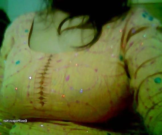 17P Pakistani Karachi Aunty in Shalwar Kameez Boobs Shows