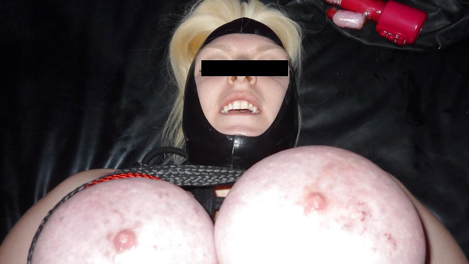 10P KinkyBBW38JJ fucking and sucking in latex hood & tit bondage