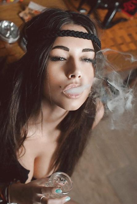 25P S.e.X.y Smoking