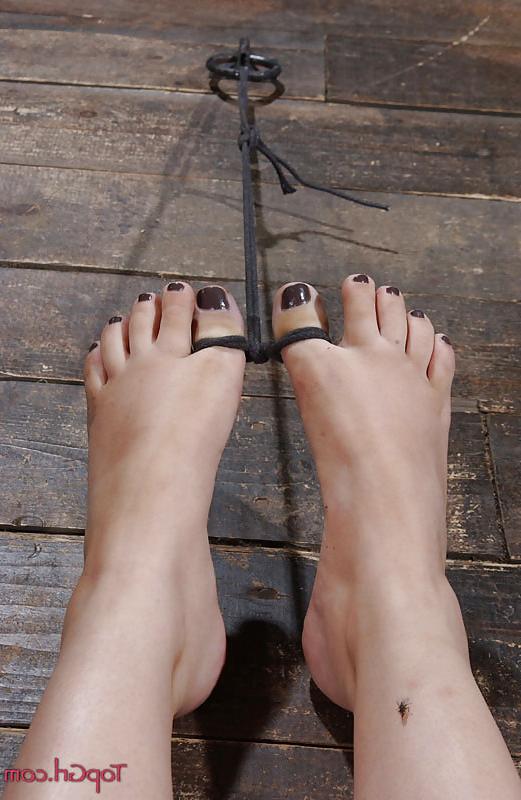 25P Bondage models feet