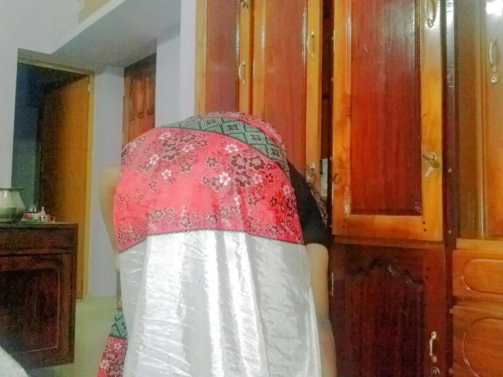 25P Me in saree.. indian ass loves to be in a saree..