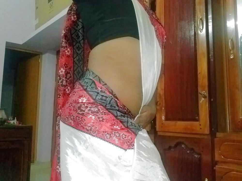 25P Me in saree.. indian ass loves to be in a saree..