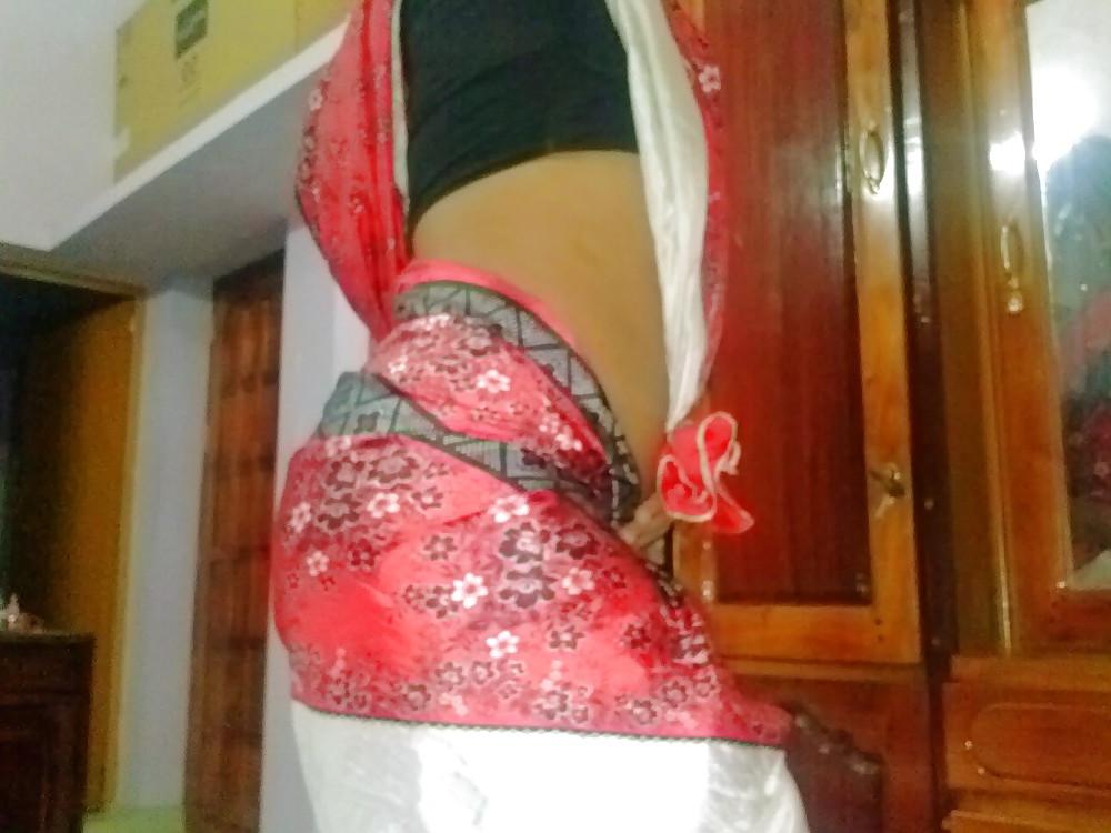 25P Me in saree.. indian ass loves to be in a saree..
