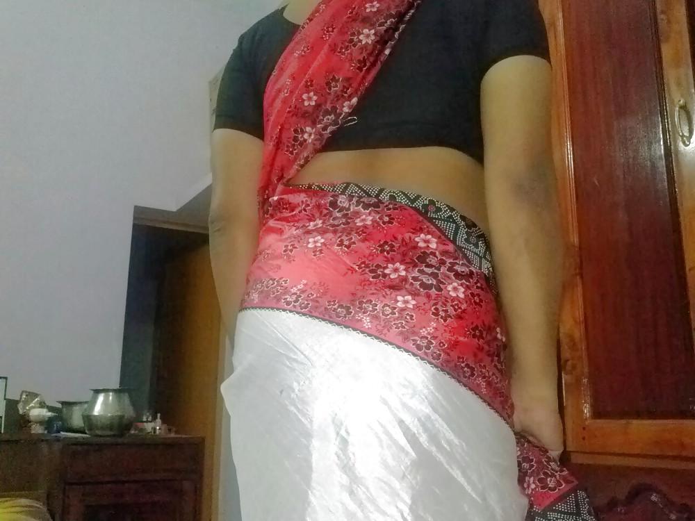 25P Me in saree.. indian ass loves to be in a saree..