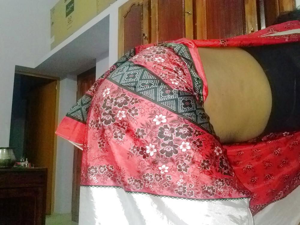 25P Me in saree.. indian ass loves to be in a saree..