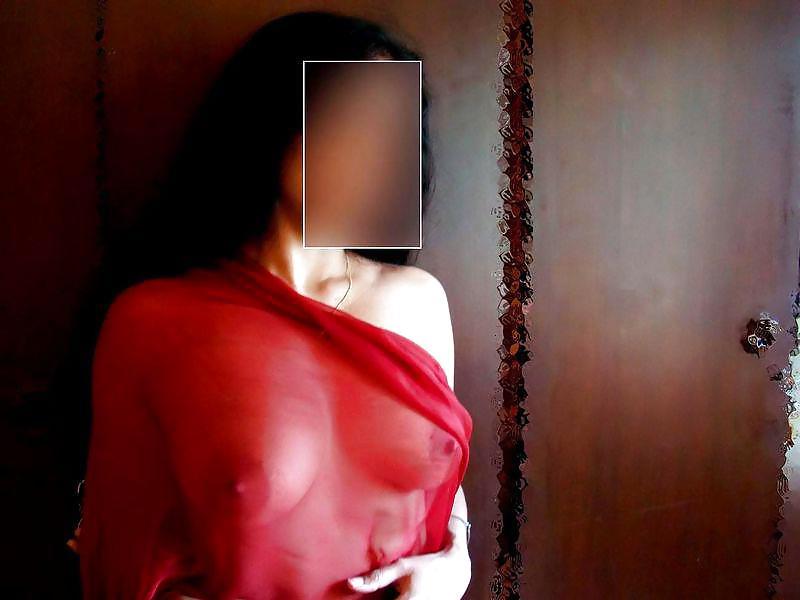 10P In Transparent Saree and Blouse Showing My Boobs Pic