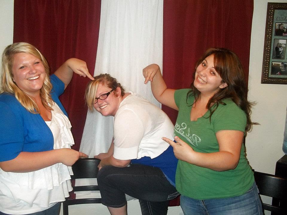 11P Ashlee and her fatty friends