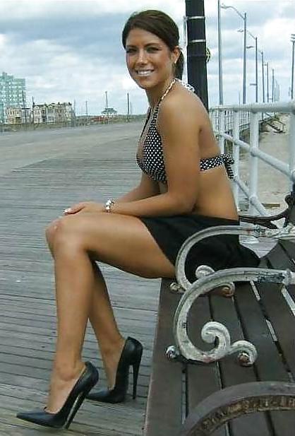 18P BABES AND BITCHES IN SPIKE HEELS
