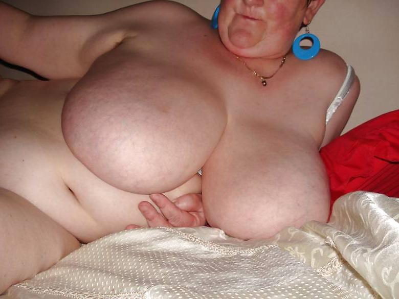 22P GRANNIES & MATURES WITH HUGE BOOBS N1