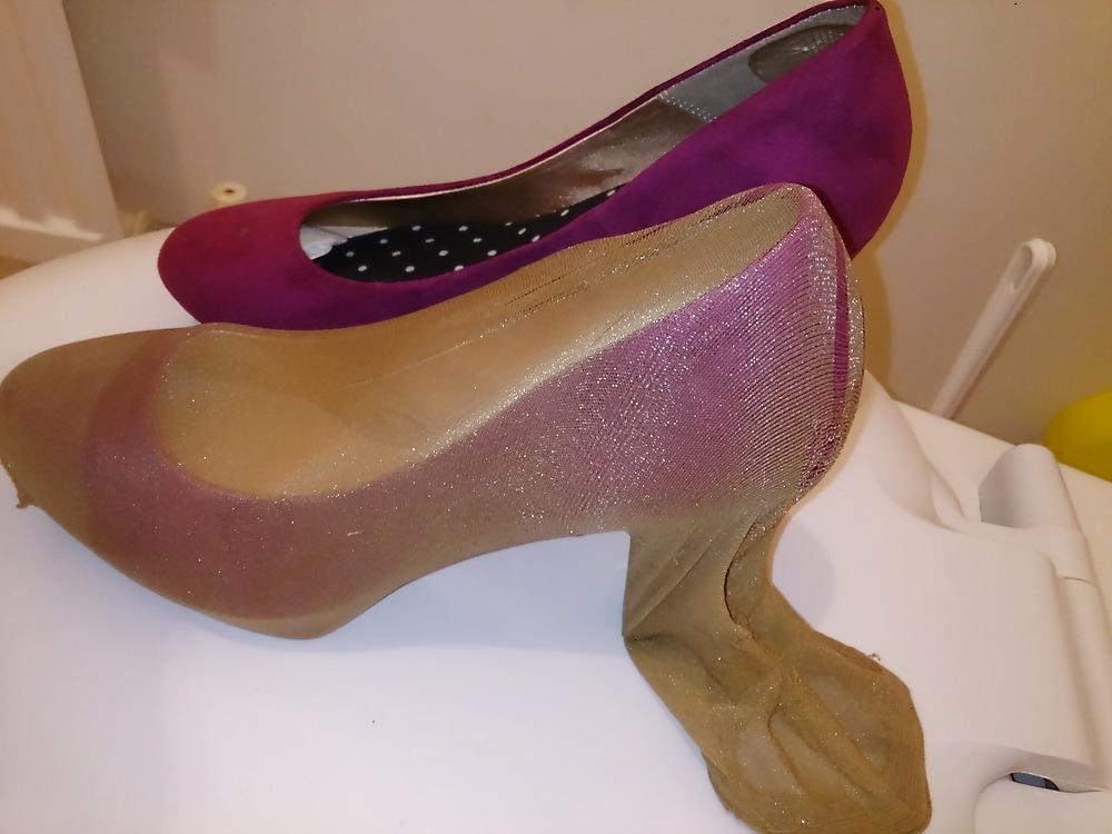 8P Cumming on my sister's friend red heels in pantyhose