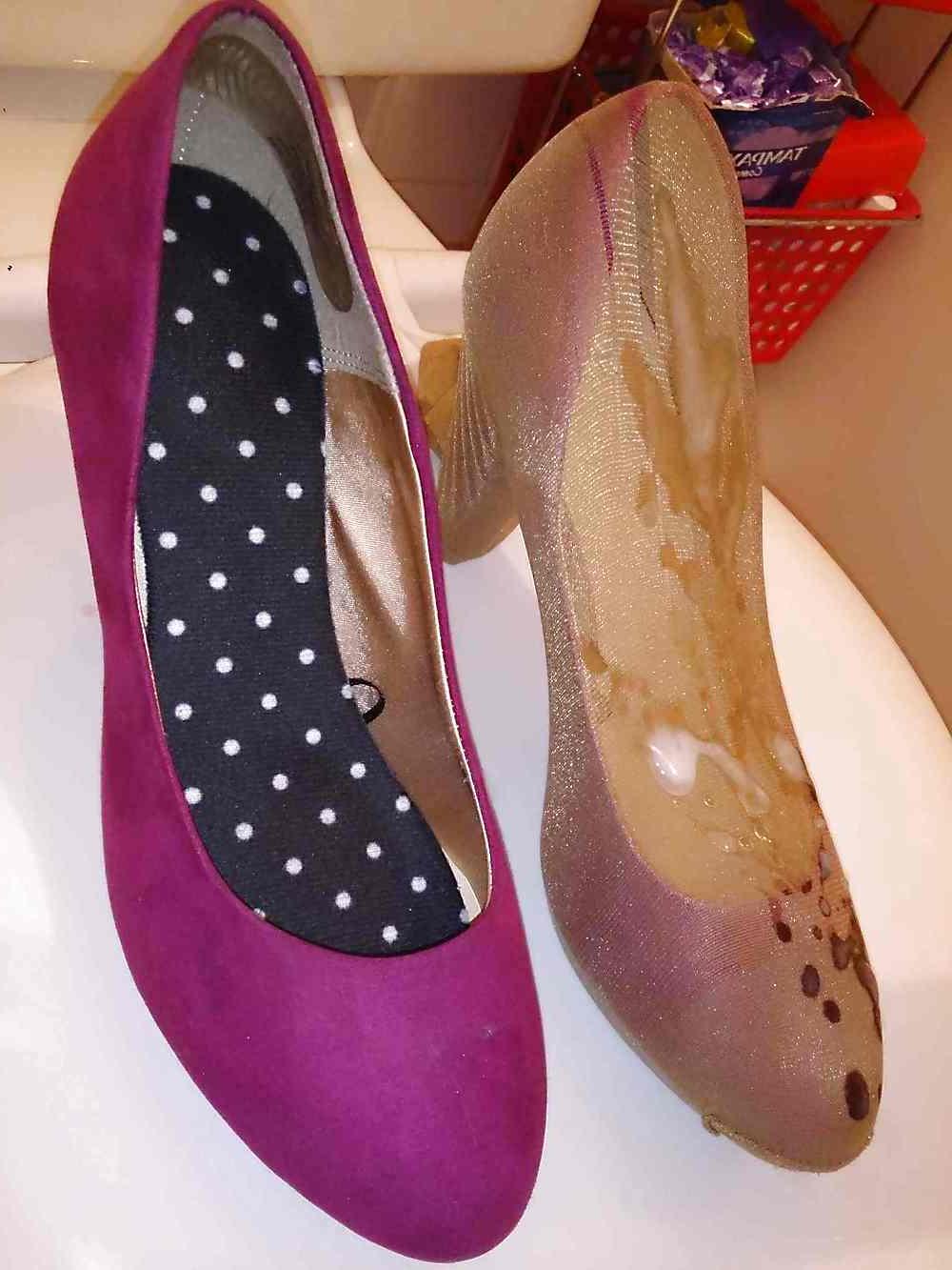 8P Cumming on my sister's friend red heels in pantyhose