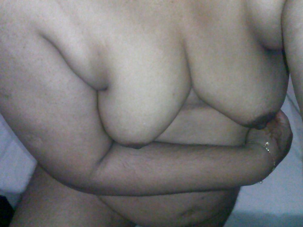 25P Indian boobs and pussy