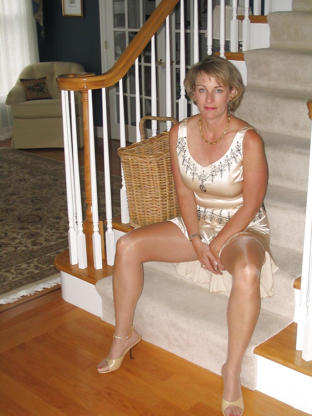 25P Blonde Mature Wife Shows Off In Front Of Her Husband