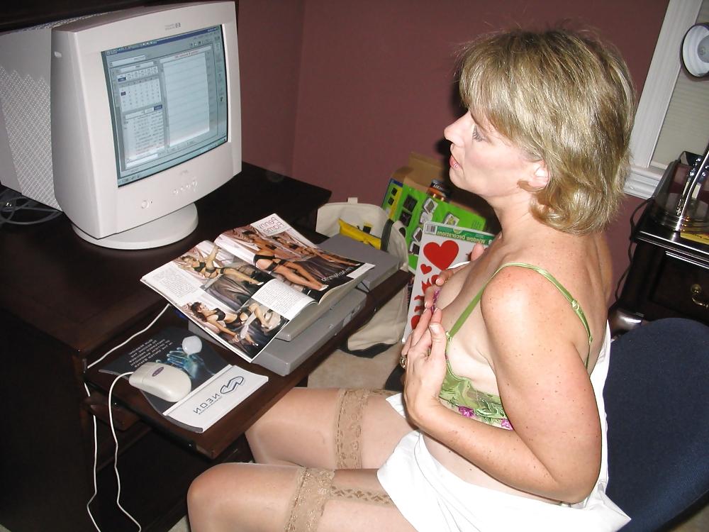 25P Blonde Mature Wife Shows Off In Front Of Her Husband