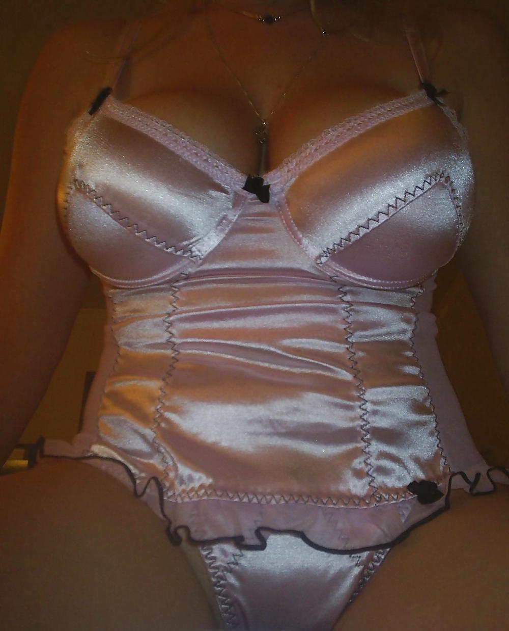 25P Blondes big boobs girl